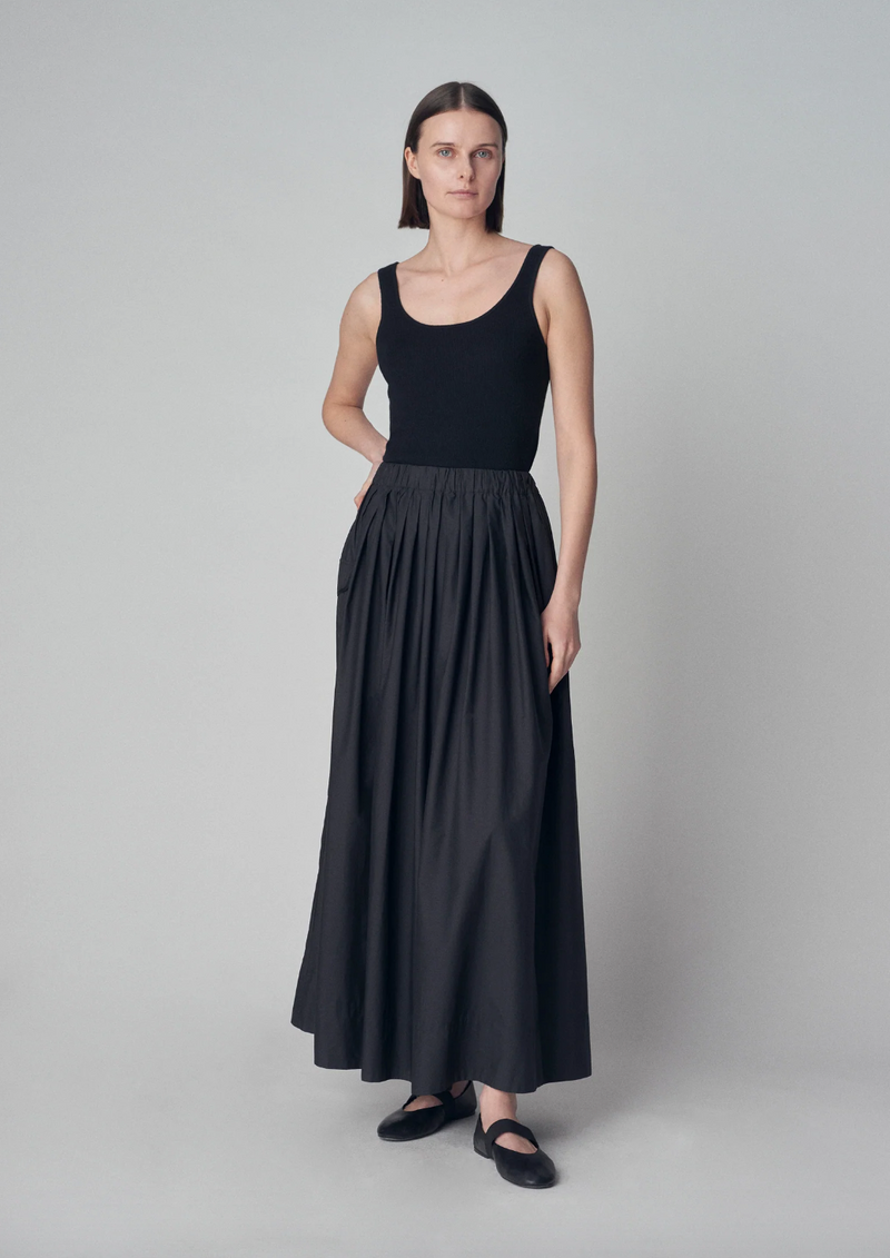 Elastic Waistband Midi Full Skirt in Black